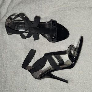 Guess Strappt heels